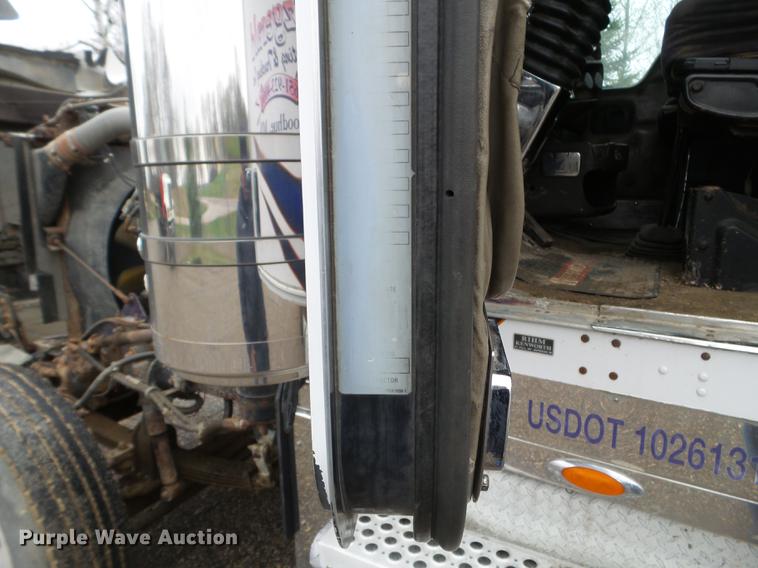 image for item DC4630 2003 Kenworth W900 semi truck