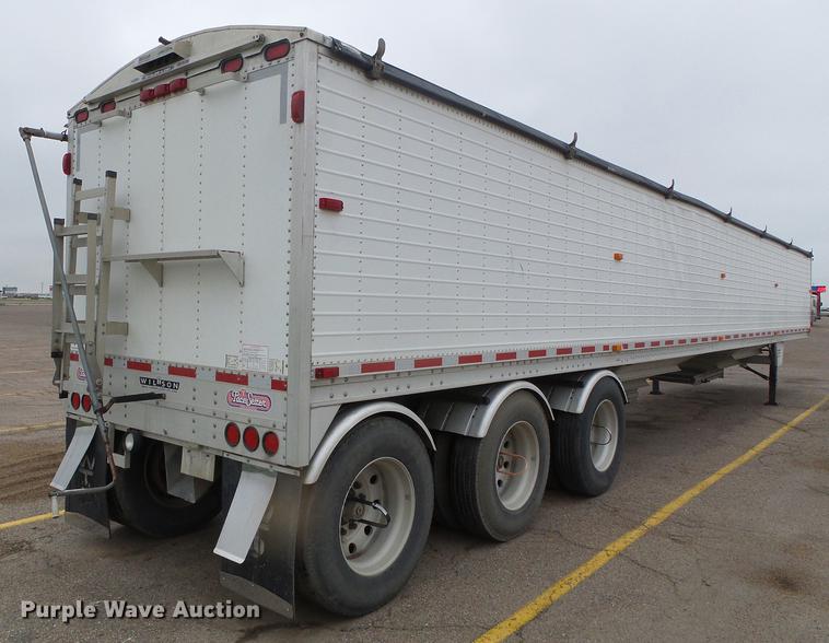 image for item DC5193 2007 Wilson DWH-500 Pace Setter double hopper bottom grain trailer