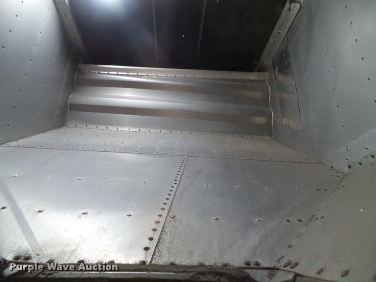 image for item DC5193 2007 Wilson DWH-500 Pace Setter double hopper bottom grain trailer