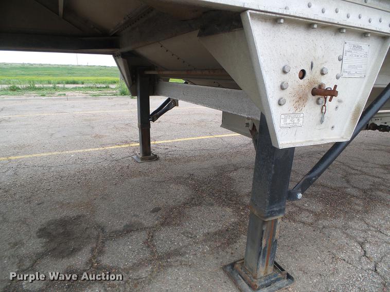 image for item DC5193 2007 Wilson DWH-500 Pace Setter double hopper bottom grain trailer