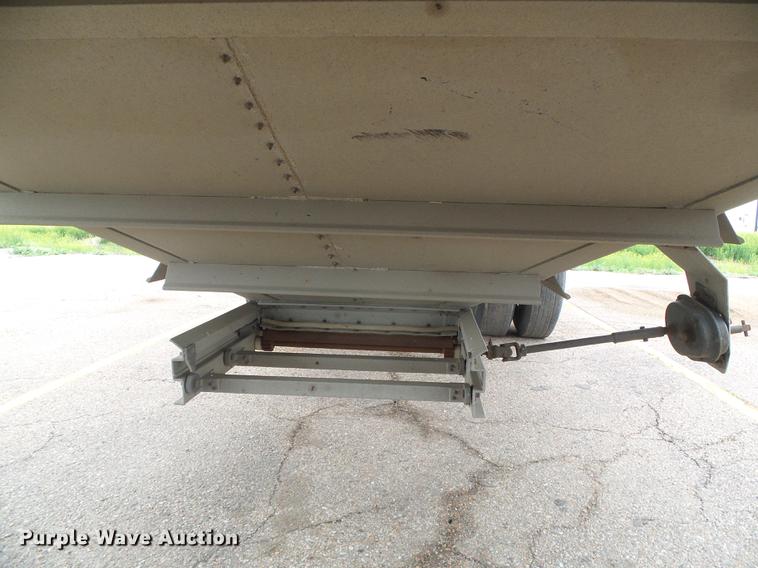 image for item DC5193 2007 Wilson DWH-500 Pace Setter double hopper bottom grain trailer
