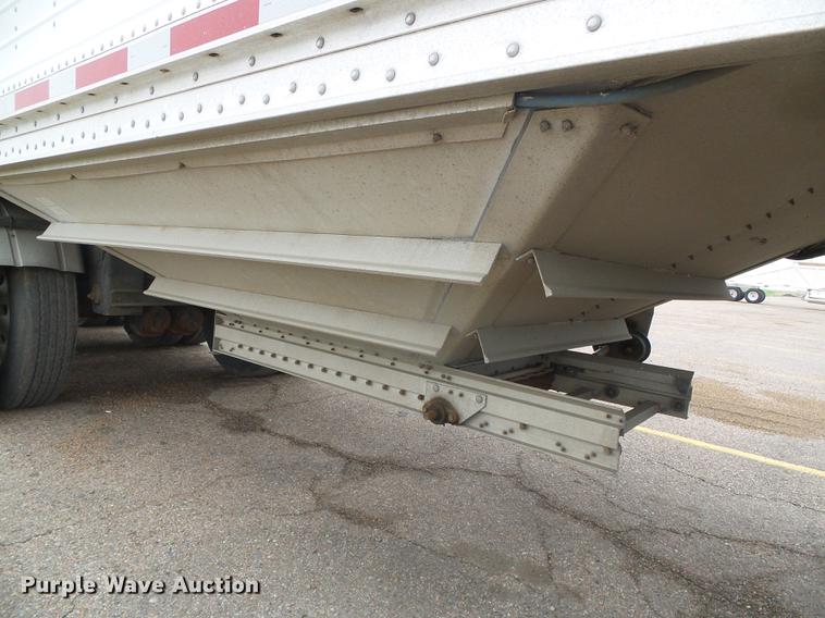 image for item DC5193 2007 Wilson DWH-500 Pace Setter double hopper bottom grain trailer