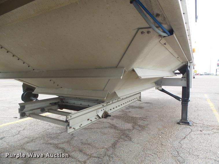 image for item DC5193 2007 Wilson DWH-500 Pace Setter double hopper bottom grain trailer