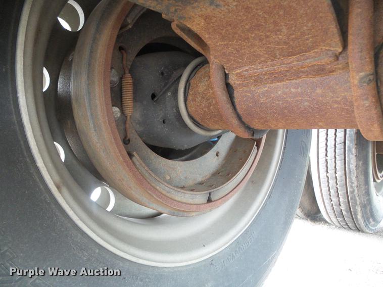 image for item DC5193 2007 Wilson DWH-500 Pace Setter double hopper bottom grain trailer