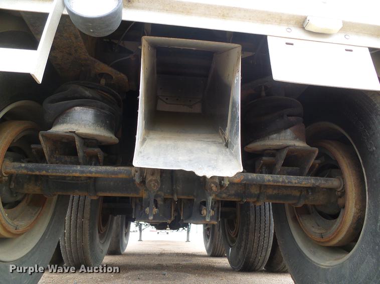 image for item DC5193 2007 Wilson DWH-500 Pace Setter double hopper bottom grain trailer