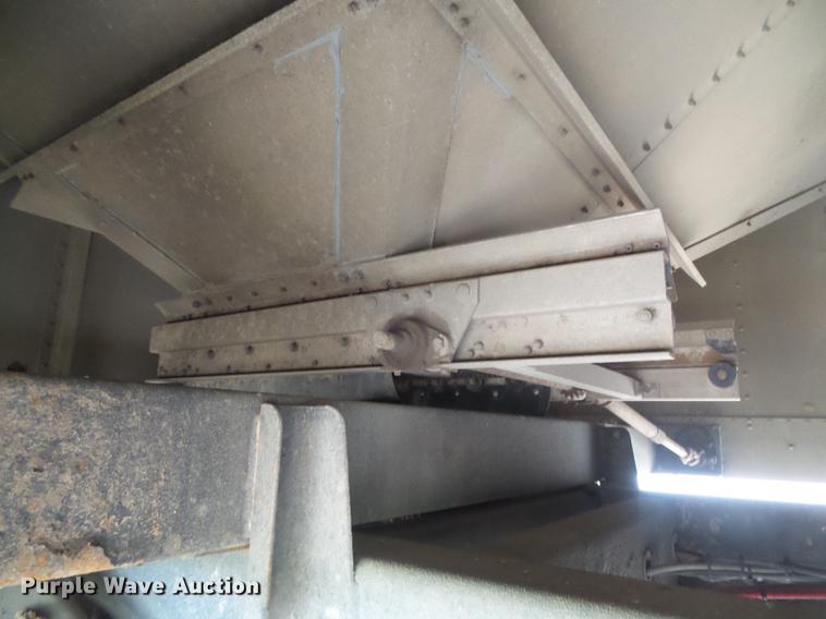 image for item DC5193 2007 Wilson DWH-500 Pace Setter double hopper bottom grain trailer