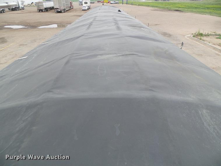 image for item DC5193 2007 Wilson DWH-500 Pace Setter double hopper bottom grain trailer