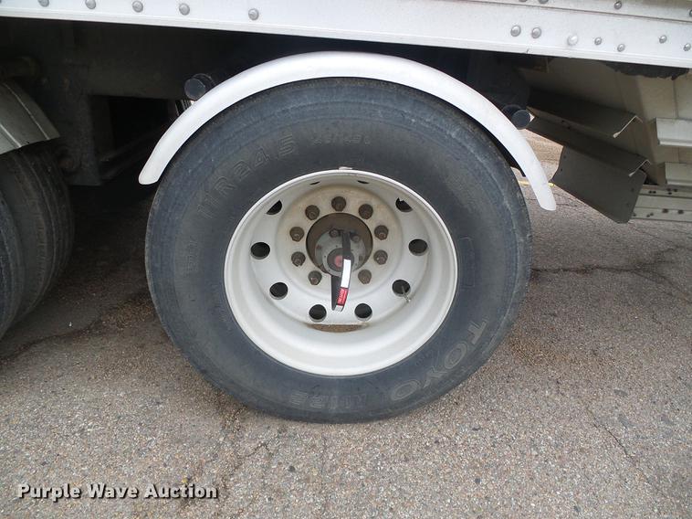 image for item DC5193 2007 Wilson DWH-500 Pace Setter double hopper bottom grain trailer