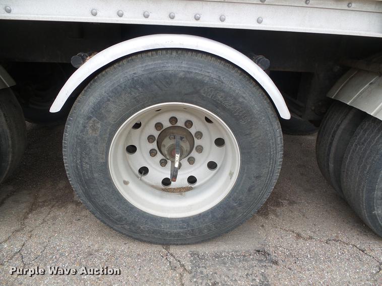 image for item DC5193 2007 Wilson DWH-500 Pace Setter double hopper bottom grain trailer