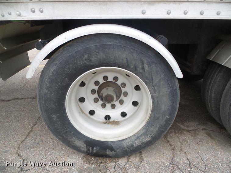 image for item DC5193 2007 Wilson DWH-500 Pace Setter double hopper bottom grain trailer