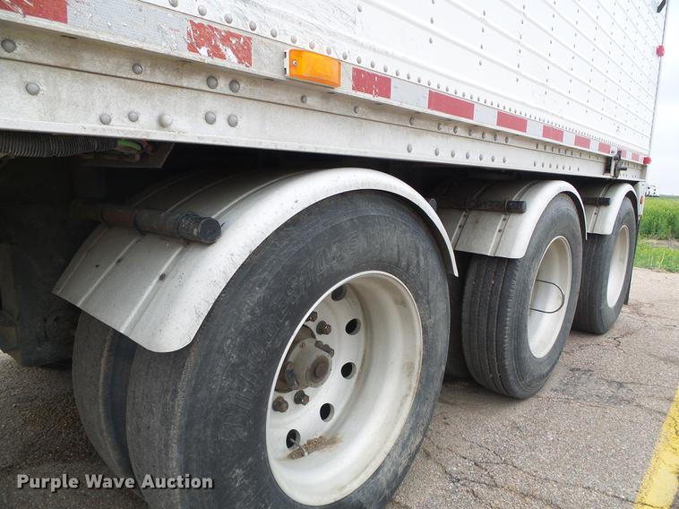 image for item DC5193 2007 Wilson DWH-500 Pace Setter double hopper bottom grain trailer