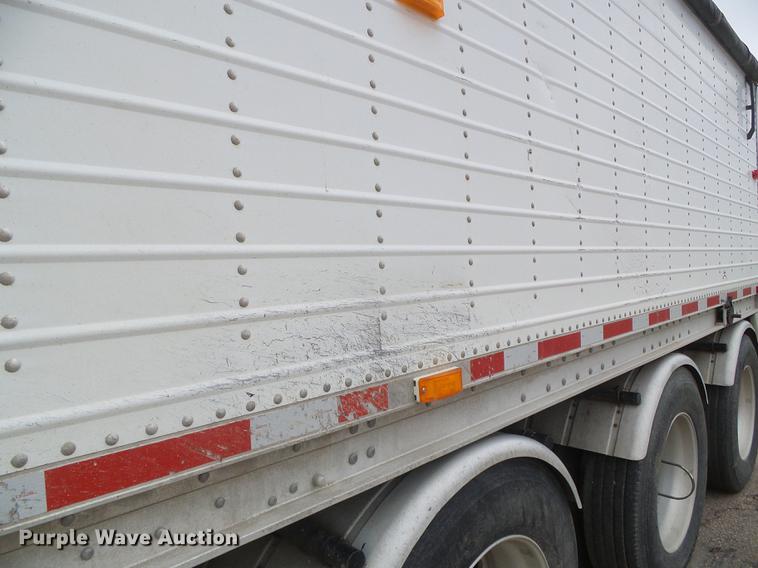 image for item DC5193 2007 Wilson DWH-500 Pace Setter double hopper bottom grain trailer