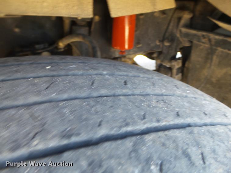 image for item DE1390 2006 Kenworth T600 semi truck