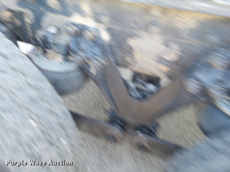 image for item DE1390 2006 Kenworth T600 semi truck