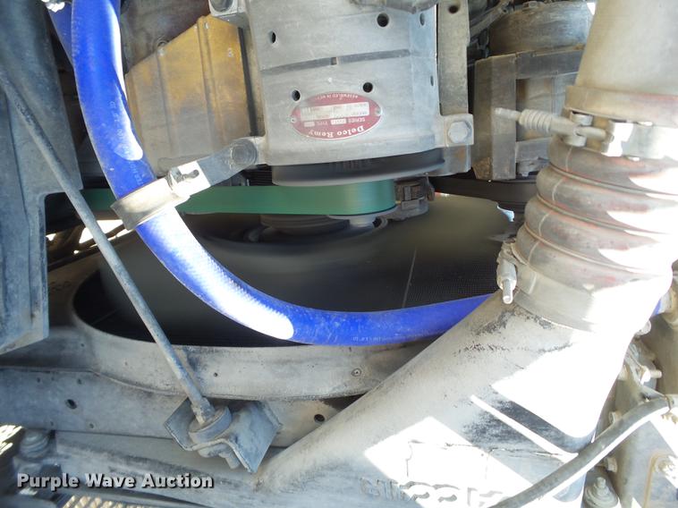 image for item DE1390 2006 Kenworth T600 semi truck