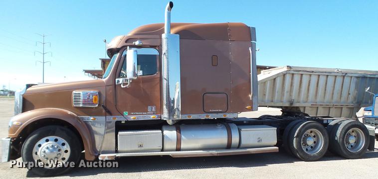 image for item DE1391 2005 Freightliner Coronado semi truck