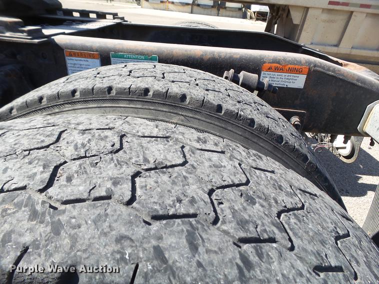 image for item DE1391 2005 Freightliner Coronado semi truck