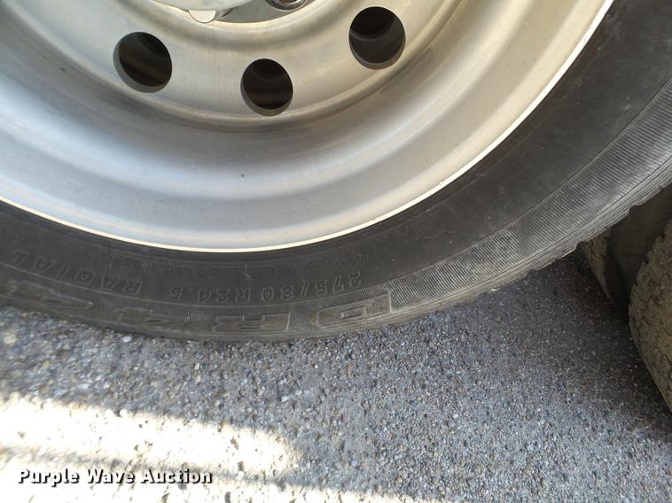 image for item DE1391 2005 Freightliner Coronado semi truck