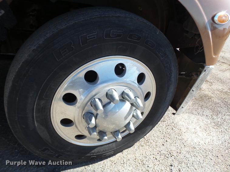 image for item DE1391 2005 Freightliner Coronado semi truck