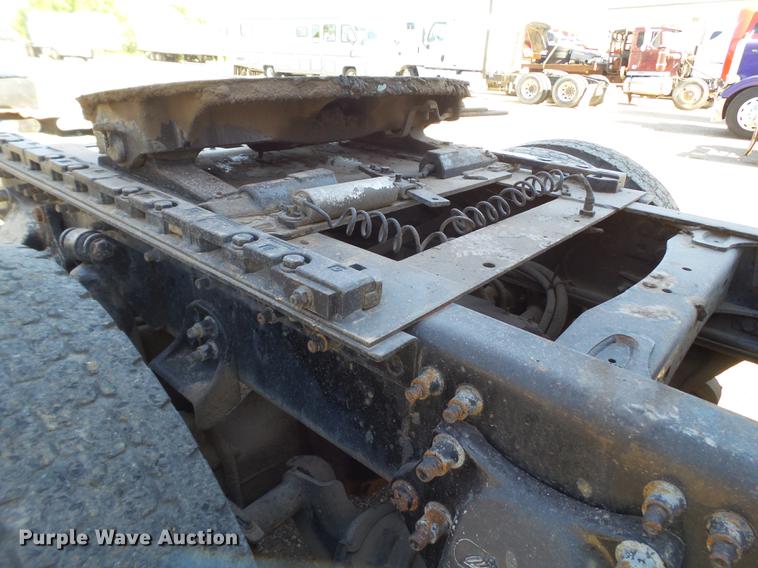 image for item DE1391 2005 Freightliner Coronado semi truck