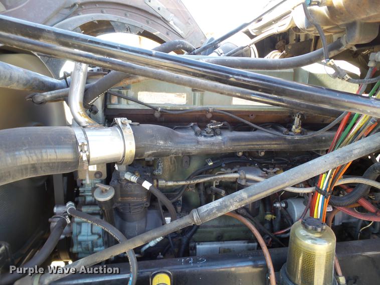 image for item DE1391 2005 Freightliner Coronado semi truck