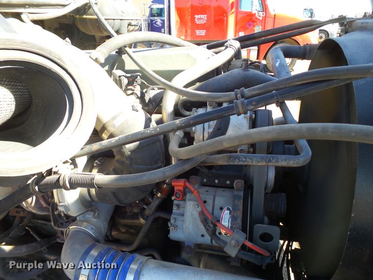 image for item DE1391 2005 Freightliner Coronado semi truck