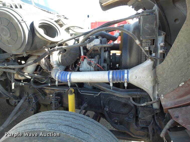 image for item DE1391 2005 Freightliner Coronado semi truck