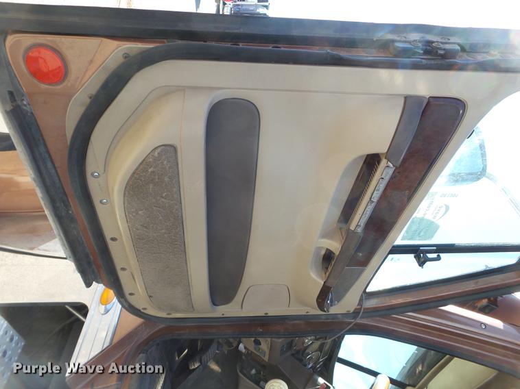 image for item DE1391 2005 Freightliner Coronado semi truck