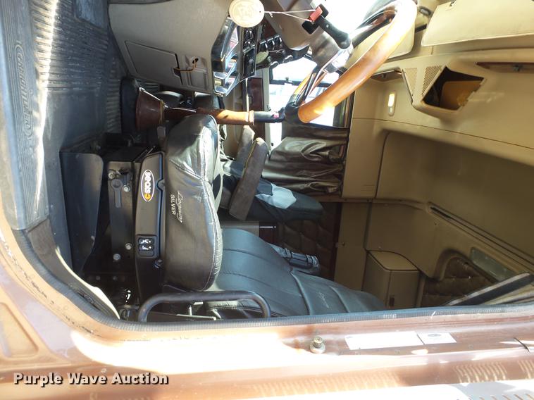 image for item DE1391 2005 Freightliner Coronado semi truck