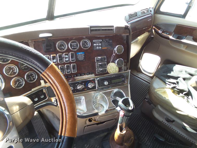 image for item DE1391 2005 Freightliner Coronado semi truck