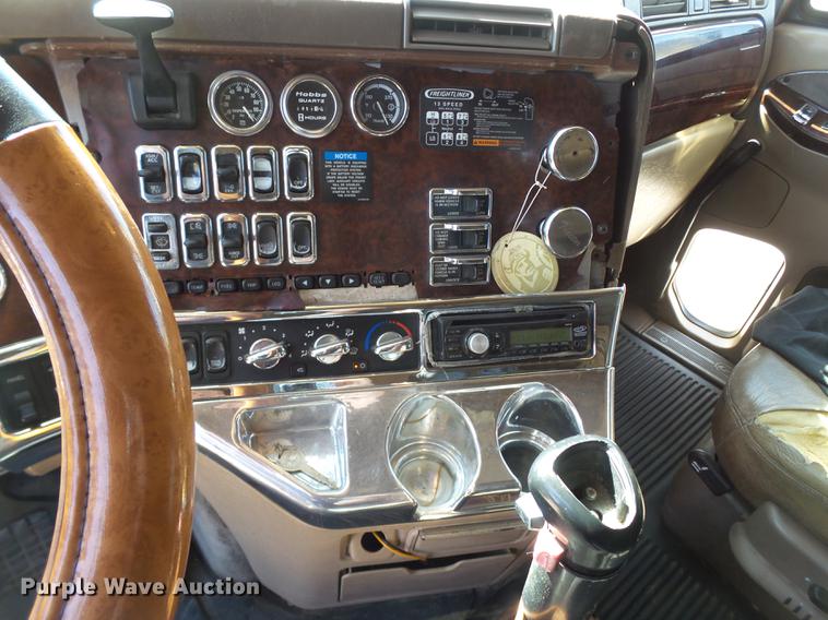 image for item DE1391 2005 Freightliner Coronado semi truck