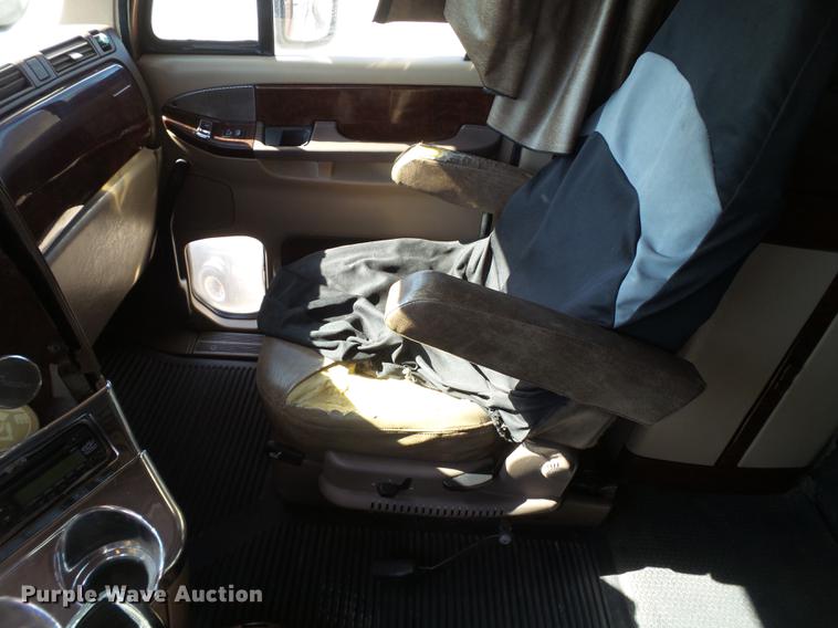 image for item DE1391 2005 Freightliner Coronado semi truck