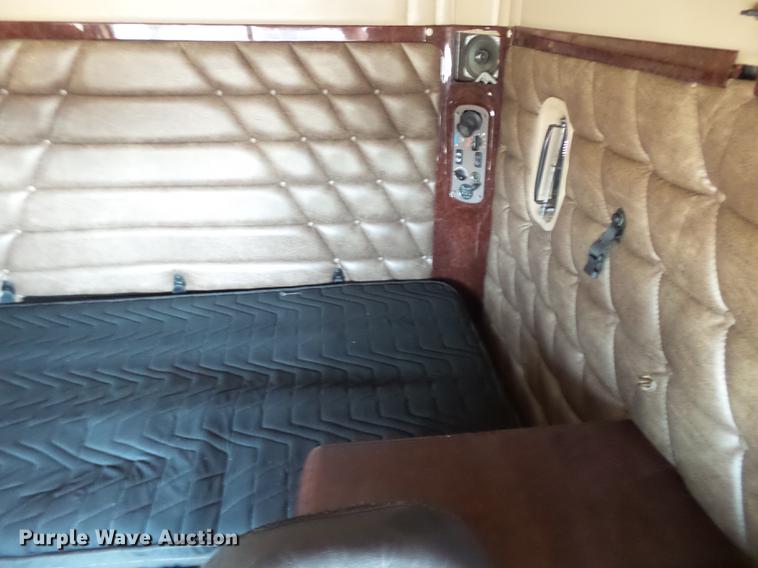 image for item DE1391 2005 Freightliner Coronado semi truck