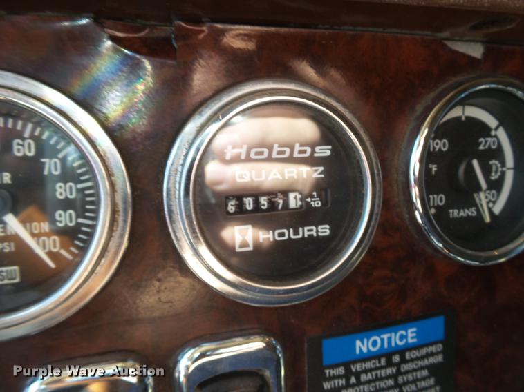 image for item DE1391 2005 Freightliner Coronado semi truck