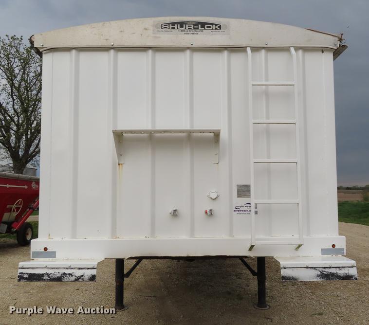 image for item DE3457 1997 Independent 3202-SG double hopper bottom grain trailer