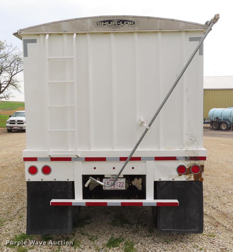 image for item DE3457 1997 Independent 3202-SG double hopper bottom grain trailer