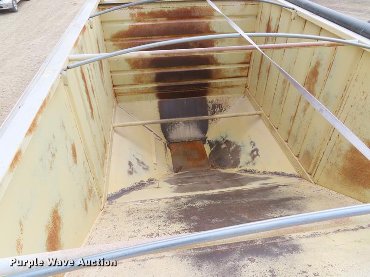 image for item DE3457 1997 Independent 3202-SG double hopper bottom grain trailer