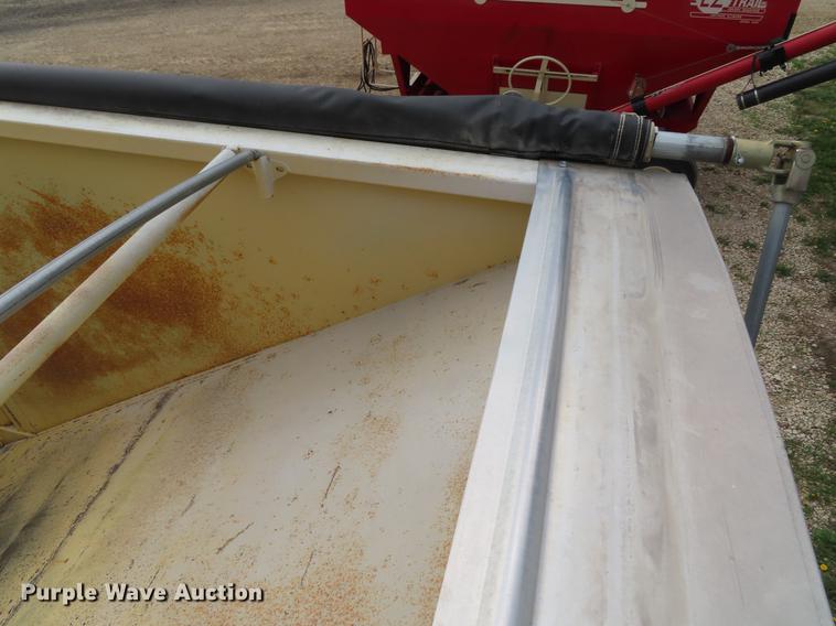 image for item DE3457 1997 Independent 3202-SG double hopper bottom grain trailer