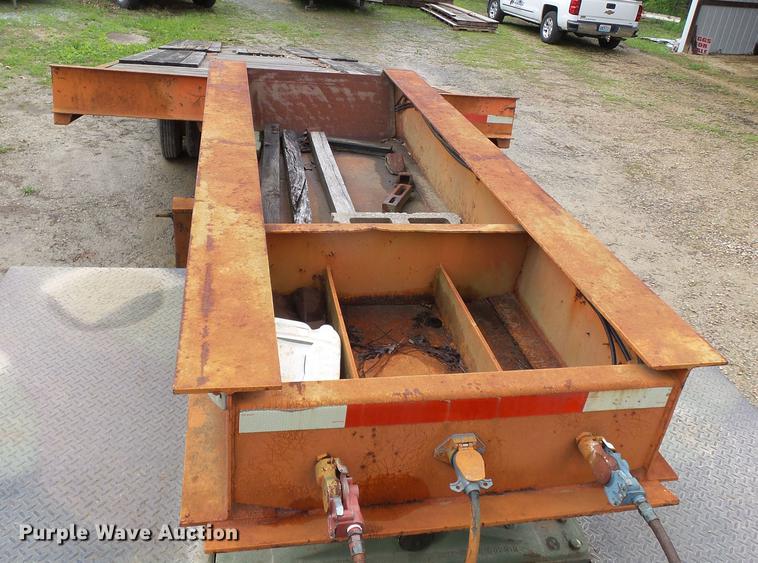 image for item DE7791 1986 Rogers tilt deck equipment trailer