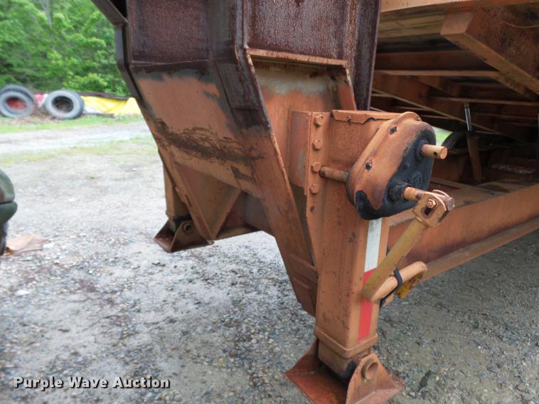 image for item DE7791 1986 Rogers tilt deck equipment trailer