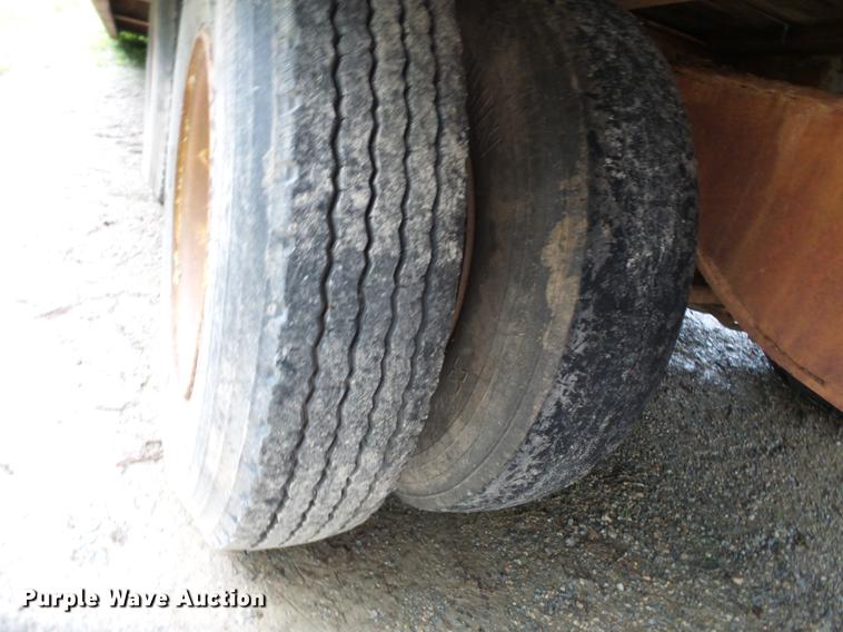 image for item DE7791 1986 Rogers tilt deck equipment trailer