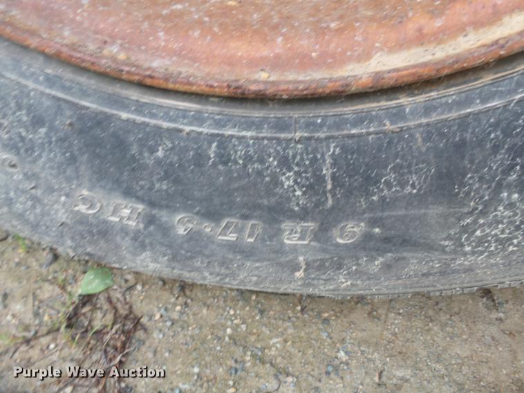 image for item DE7791 1986 Rogers tilt deck equipment trailer