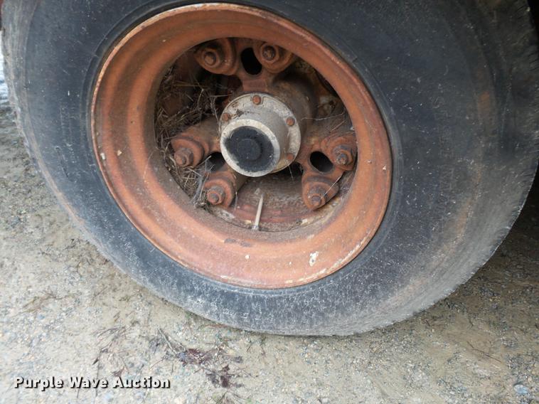 image for item DE7791 1986 Rogers tilt deck equipment trailer