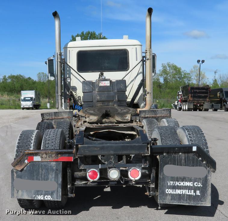 image for item DE8034 2012 Mack CHU613 semi truck