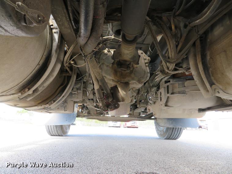 image for item DE8034 2012 Mack CHU613 semi truck