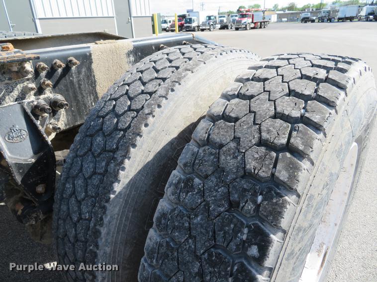 image for item DE8034 2012 Mack CHU613 semi truck