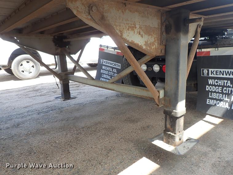 image for item DF1148 2001 Trailmobile dry van trailer