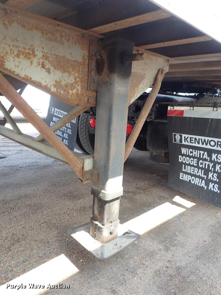 image for item DF1148 2001 Trailmobile dry van trailer