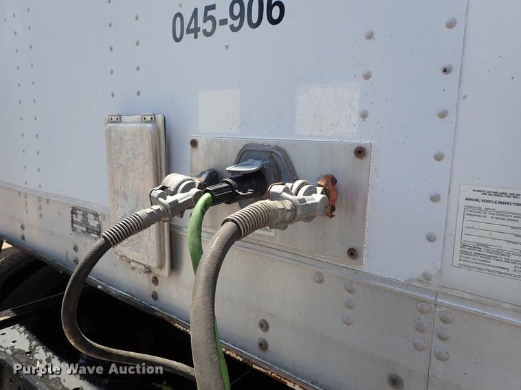 image for item DF1148 2001 Trailmobile dry van trailer