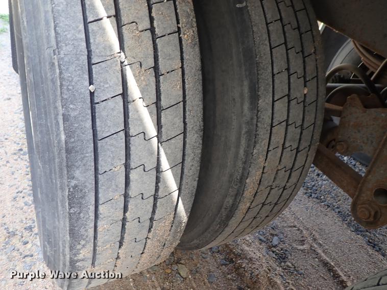 image for item DF1148 2001 Trailmobile dry van trailer